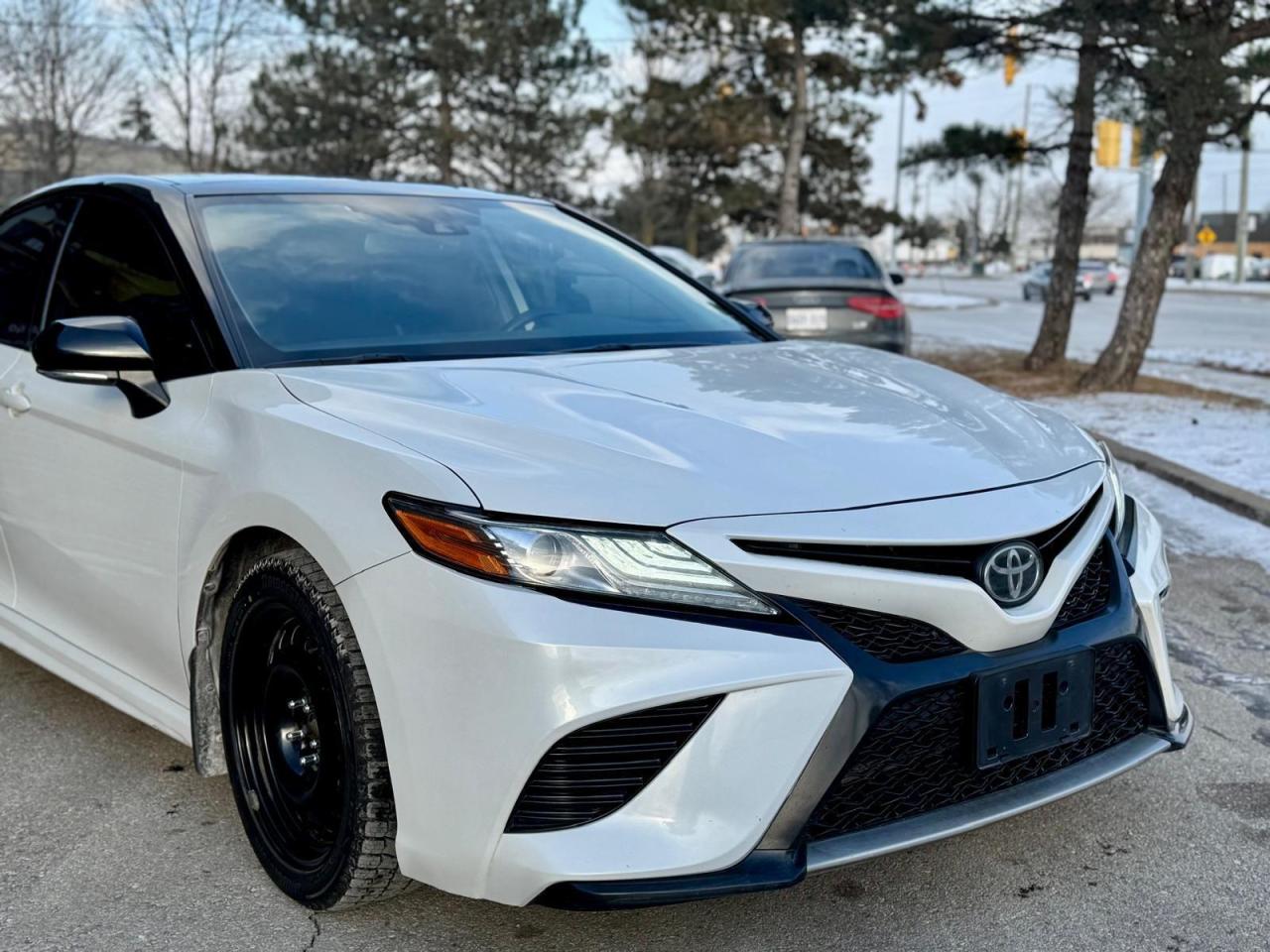 2019 Toyota Camry XSE Photo4