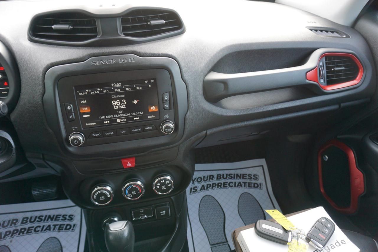 2016 Jeep Renegade TRAILHAWK AWD CERTIFIED *1 OWNER*ACCIDENT FREE* CAMERA NAV BLUETOOTH LEATHER CRUISE ALLOYS - Photo #11