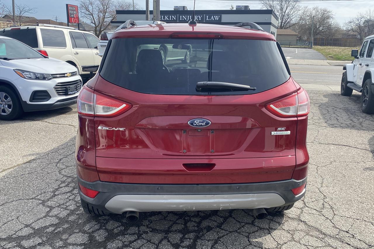 2015 Ford Escape SE Photo1
