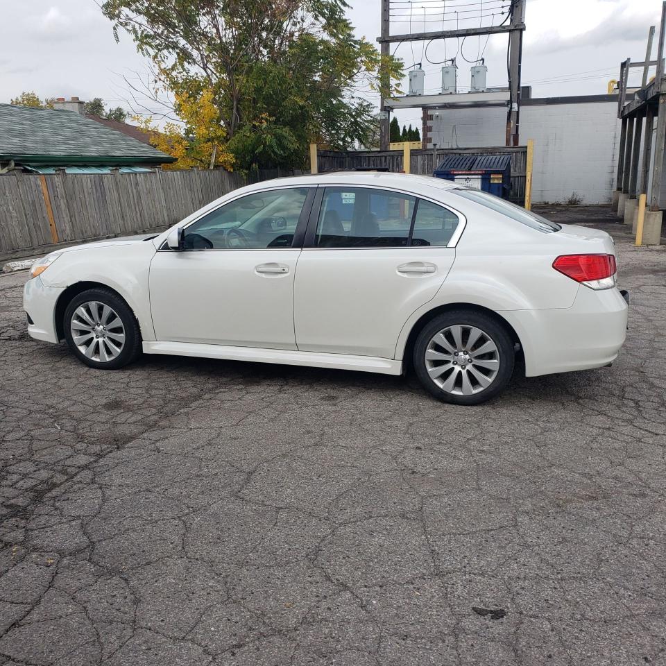 2011 Subaru Legacy 2.5i w/Limited & Nav Pkg - Photo #12