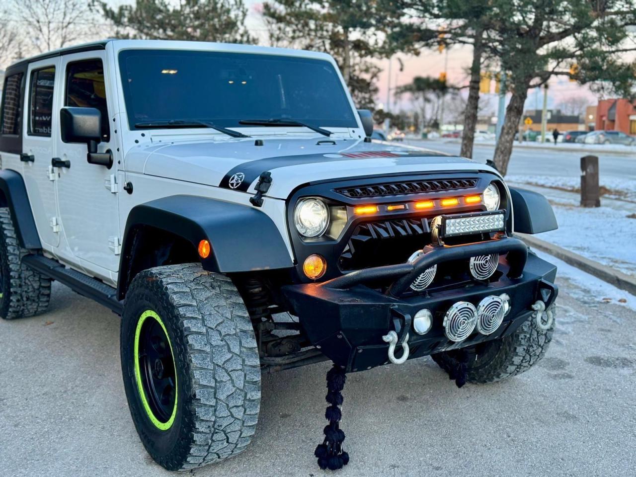 2017 Jeep Wrangler SPORT Photo4