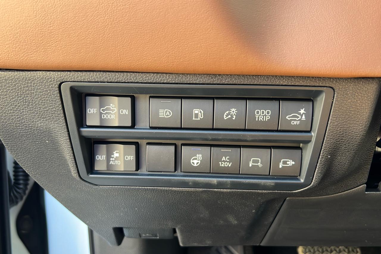 2025 Toyota Tundra Hybrid Crewmax Platinum 1794 Photo