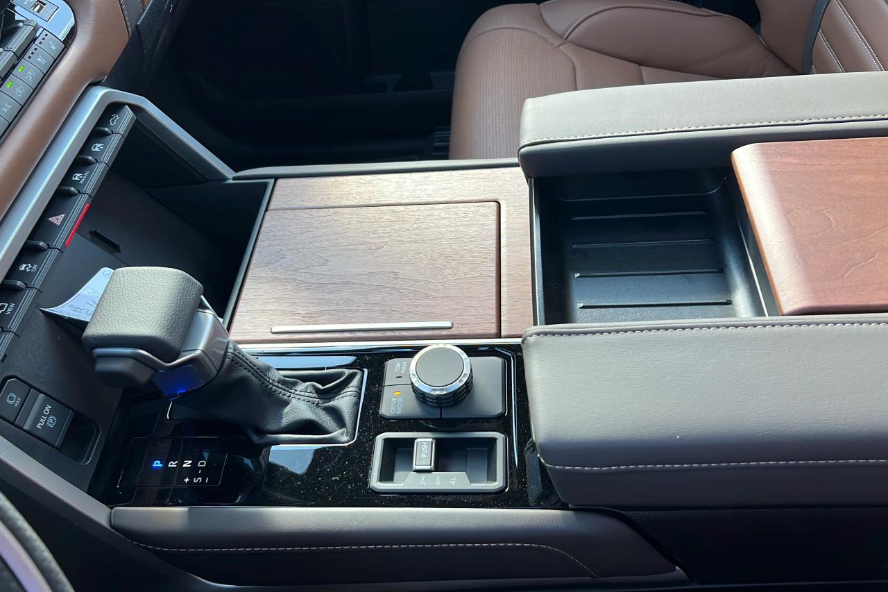 2025 Toyota Tundra Hybrid Crewmax Platinum 1794 Photo