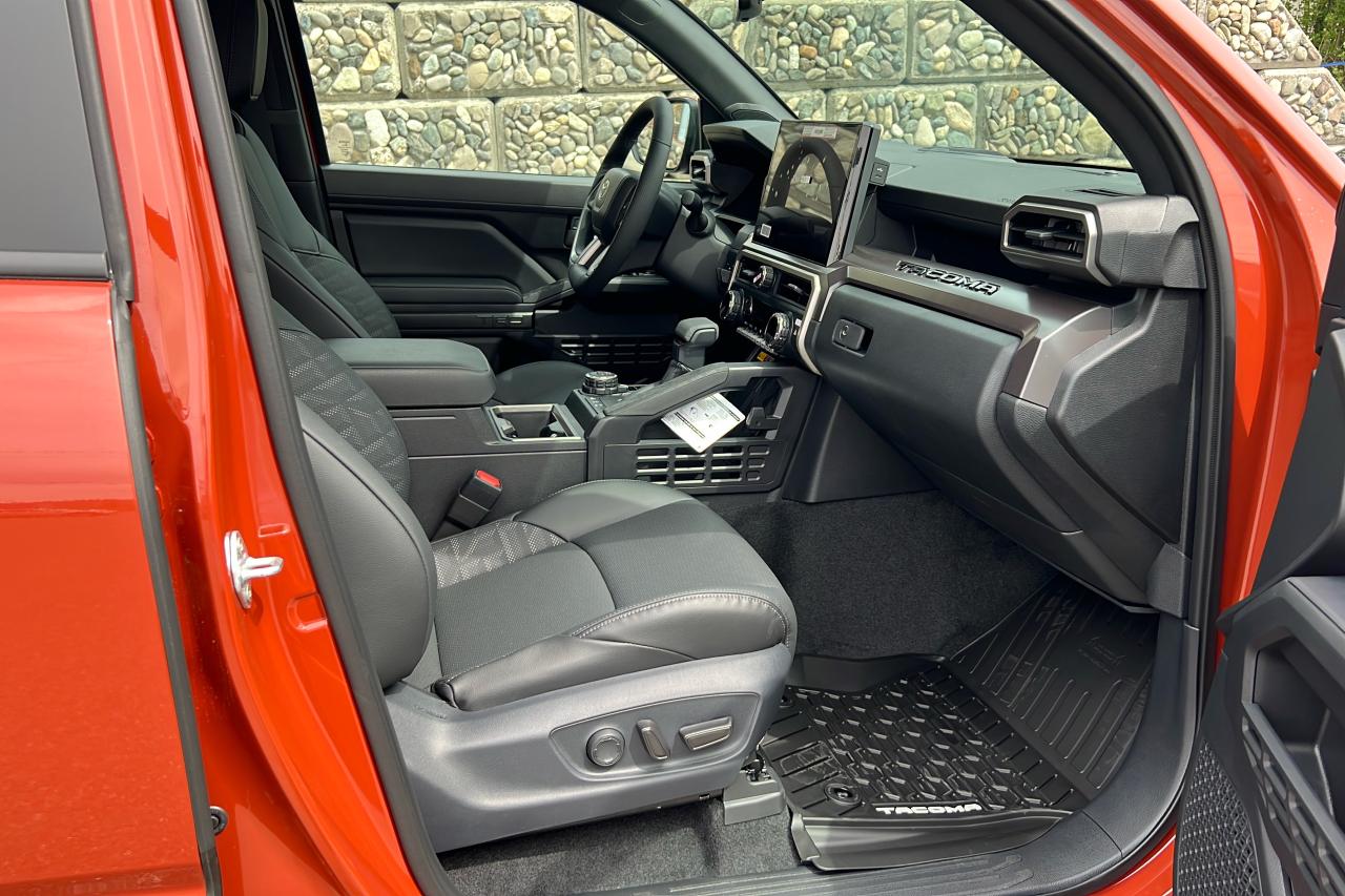 2025 Toyota Tacoma Double Cab AT TRD Off Road Premium Photo