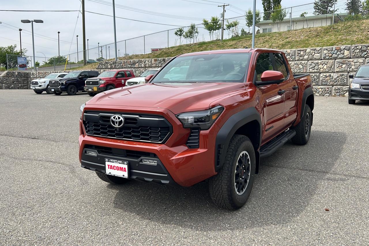 2025 Toyota Tacoma Double Cab AT TRD Off Road Premium Photo2