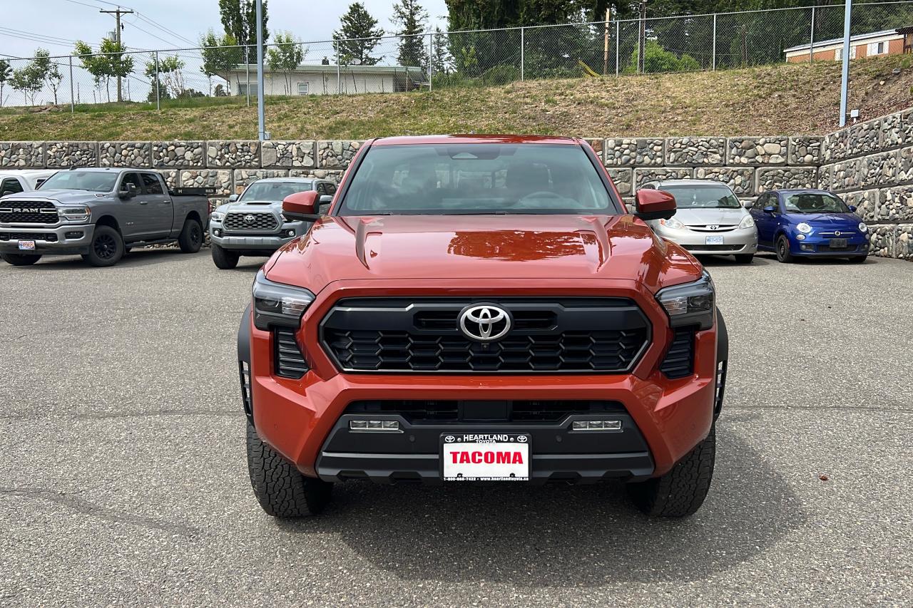2025 Toyota Tacoma Double Cab AT TRD Off Road Premium Photo1