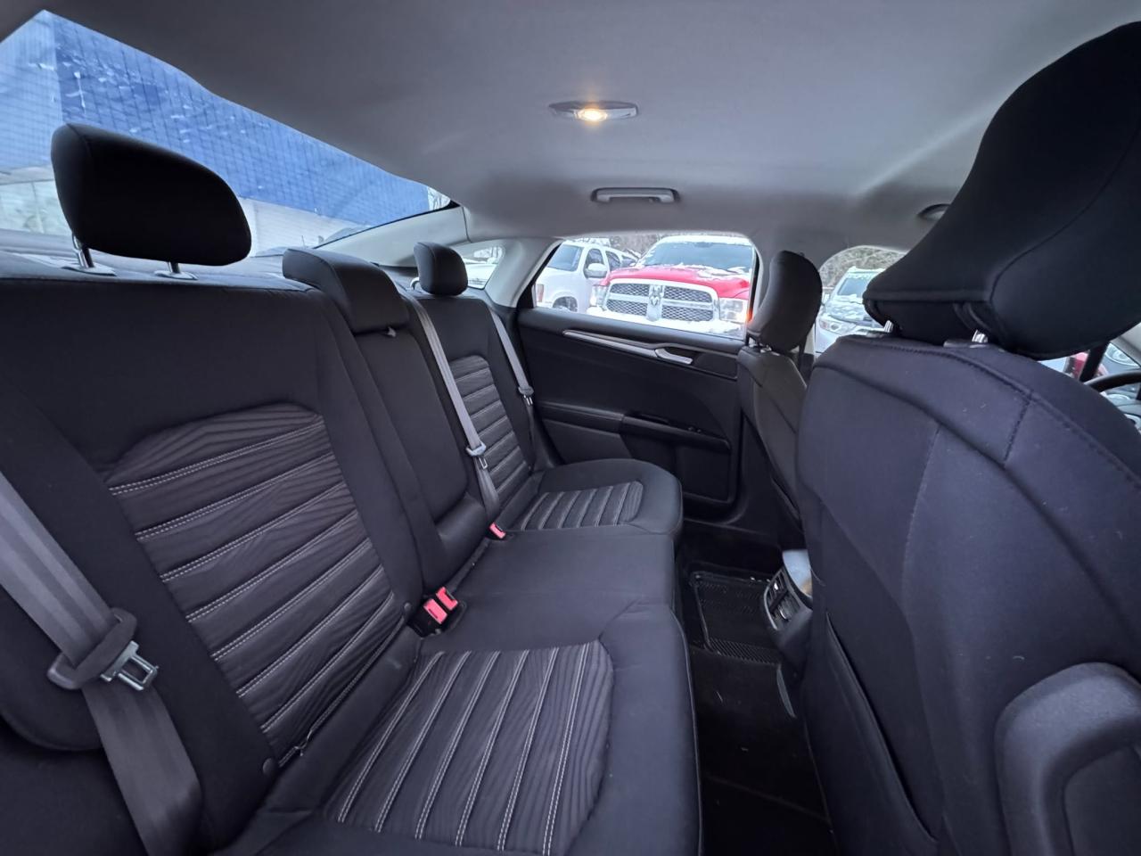 2016 Ford Fusion SE - Photo #11