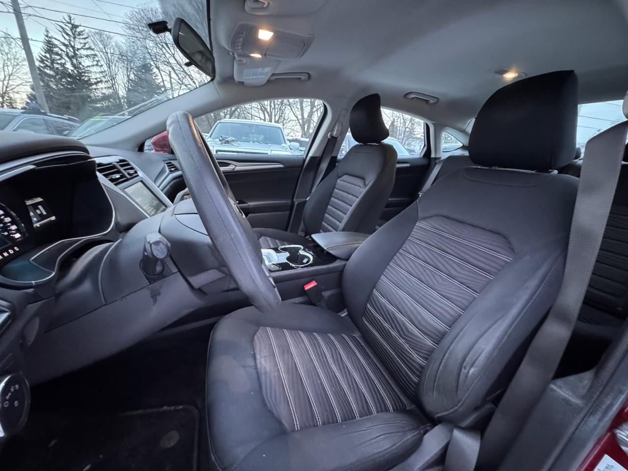 2016 Ford Fusion SE - Photo #13