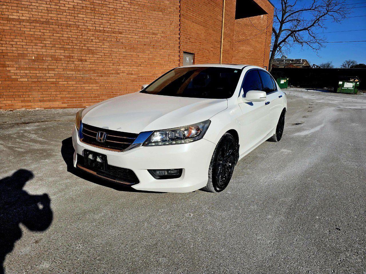 Used 2014 Honda Accord Sedan Touring Automatic for sale in Burlington, ON