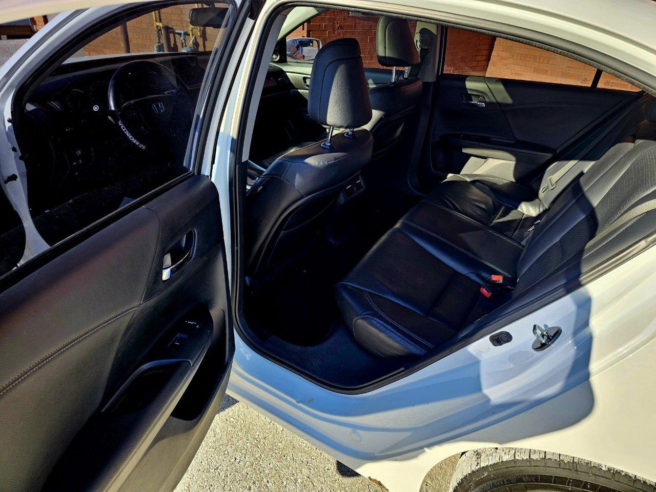 2014 Honda Accord Sedan Touring Automatic - Photo #17