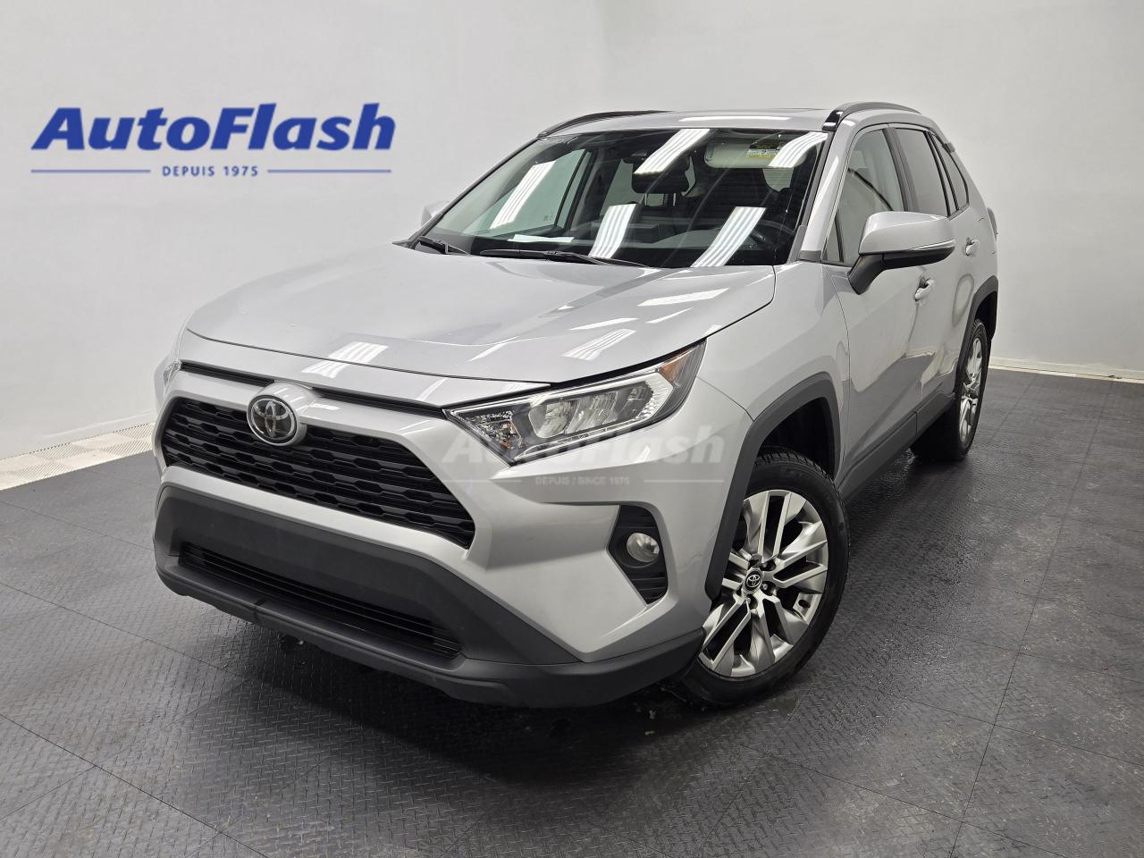 Used 2020 Toyota RAV4 XLE PREMIUM, CUIR, TOIT OUVRANT, MAGS 19'' for sale in Saint-Hubert, QC