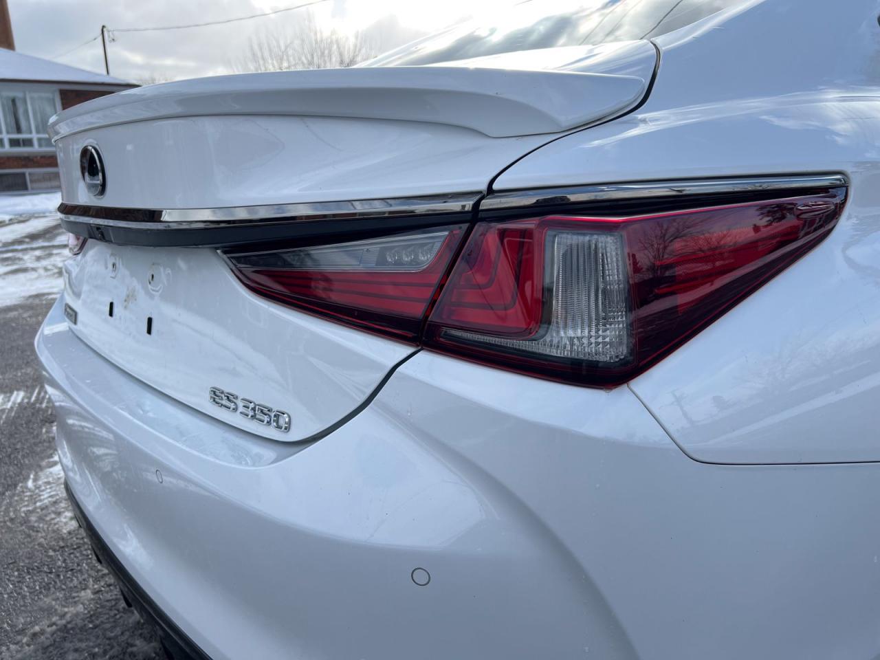 2019 Lexus ES 350 F-Sport - Photo #9