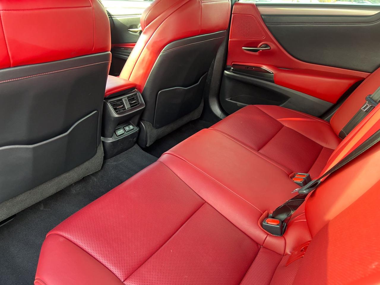 2019 Lexus ES 350 F-Sport - Photo #13