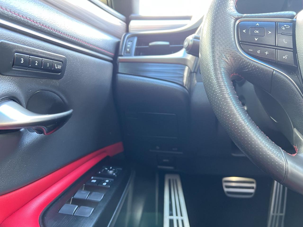 2019 Lexus ES 350 F-Sport - Photo #20