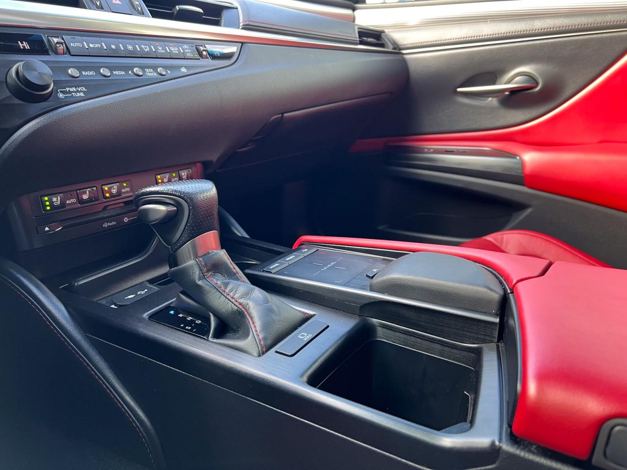 2019 Lexus ES 350 F-Sport - Photo #28