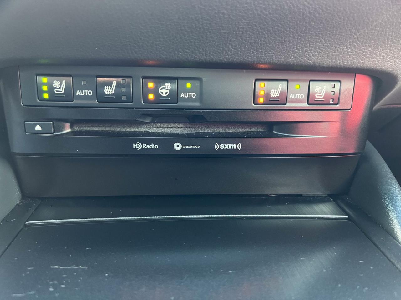 2019 Lexus ES 350 F-Sport - Photo #30
