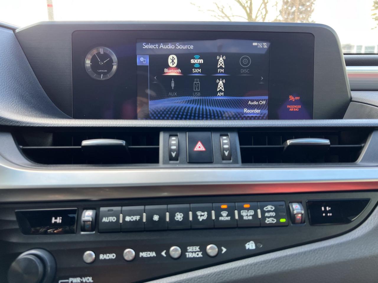 2019 Lexus ES 350 F-Sport - Photo #32