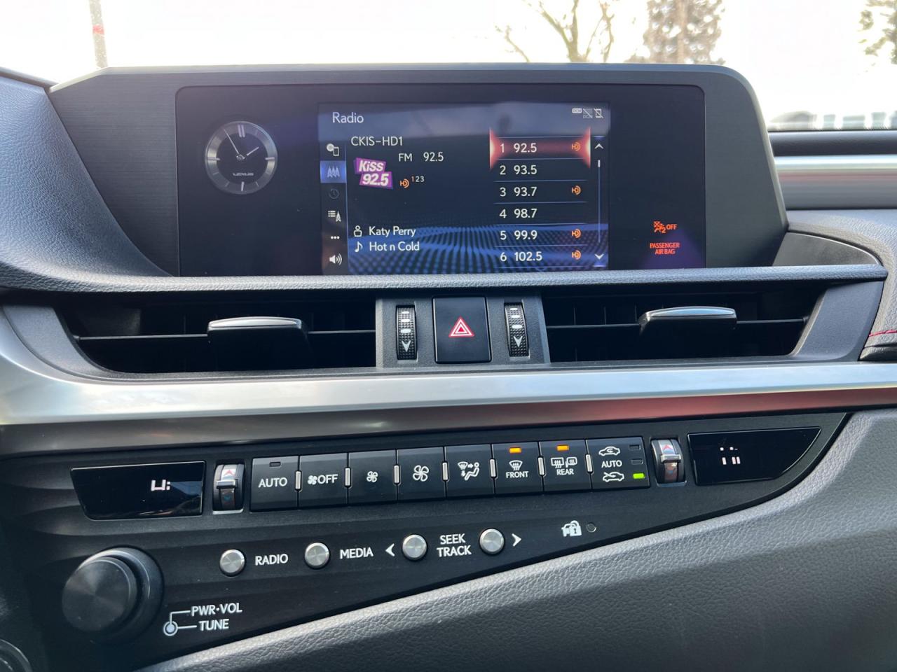 2019 Lexus ES 350 F-Sport - Photo #34