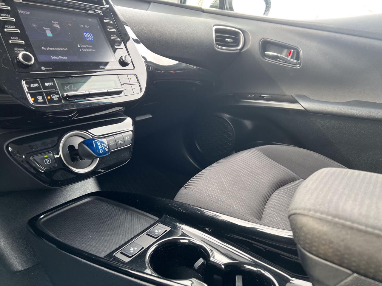 2020 Toyota Prius Prime LE - Photo #9