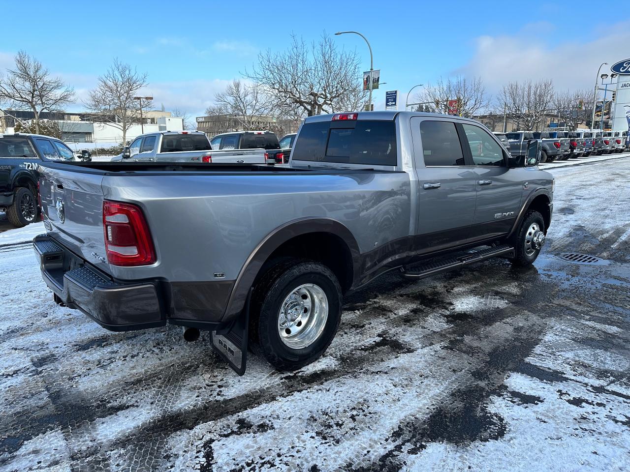 2019 RAM 3500 Laramie Longhorn Photo4