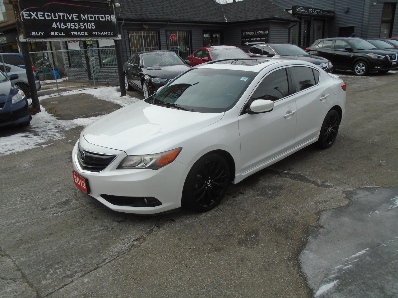 Used 2013 Acura ILX PREMIUM / LEATHER /ROOF / REAR CAM / MINT / AC / for sale in Scarborough, ON