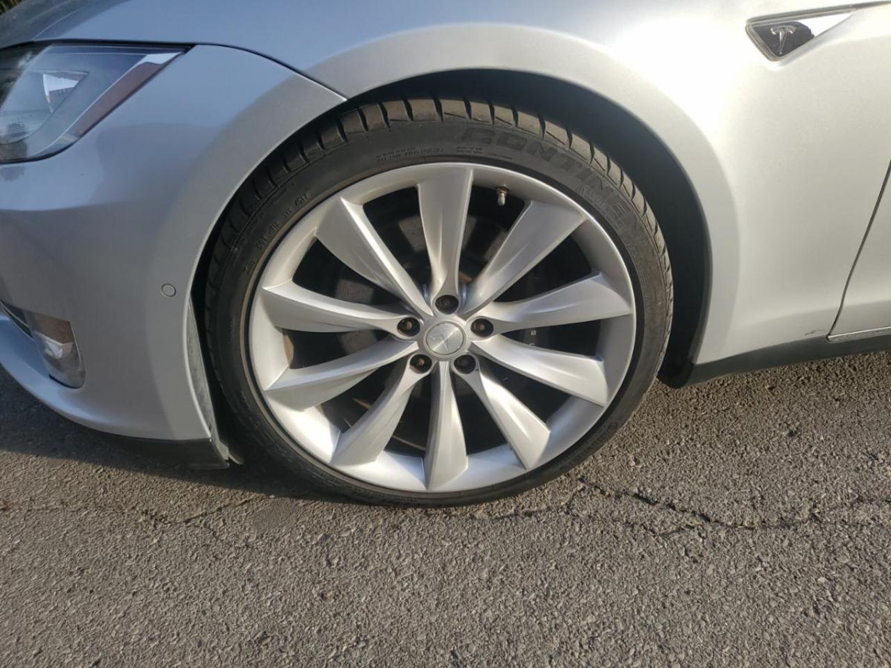 2015 Tesla Model S 4dr Sdn AWD P85D - Photo #2