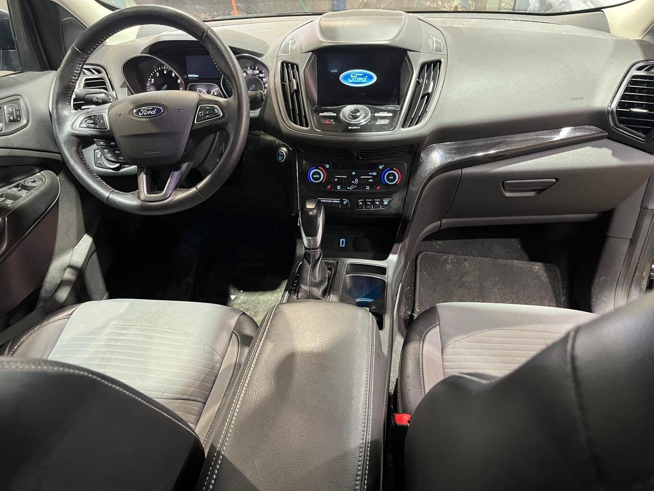 2019 Ford Escape Titanium 4WD - Photo #5