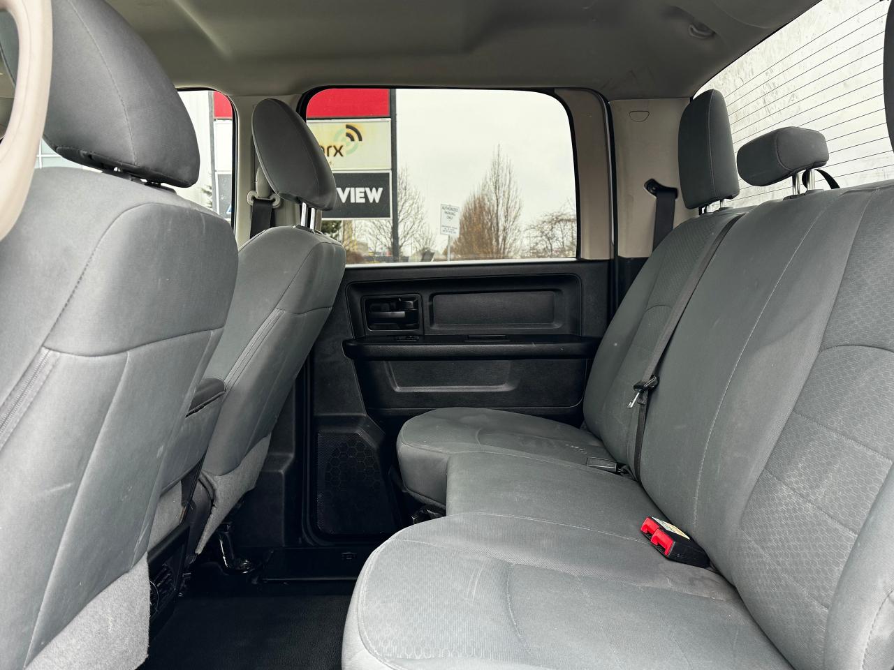 2018 RAM 2500 ST 4x4 Crew Cab 8' Box **HARD TRI-FOLD BED COVER** - Photo #23