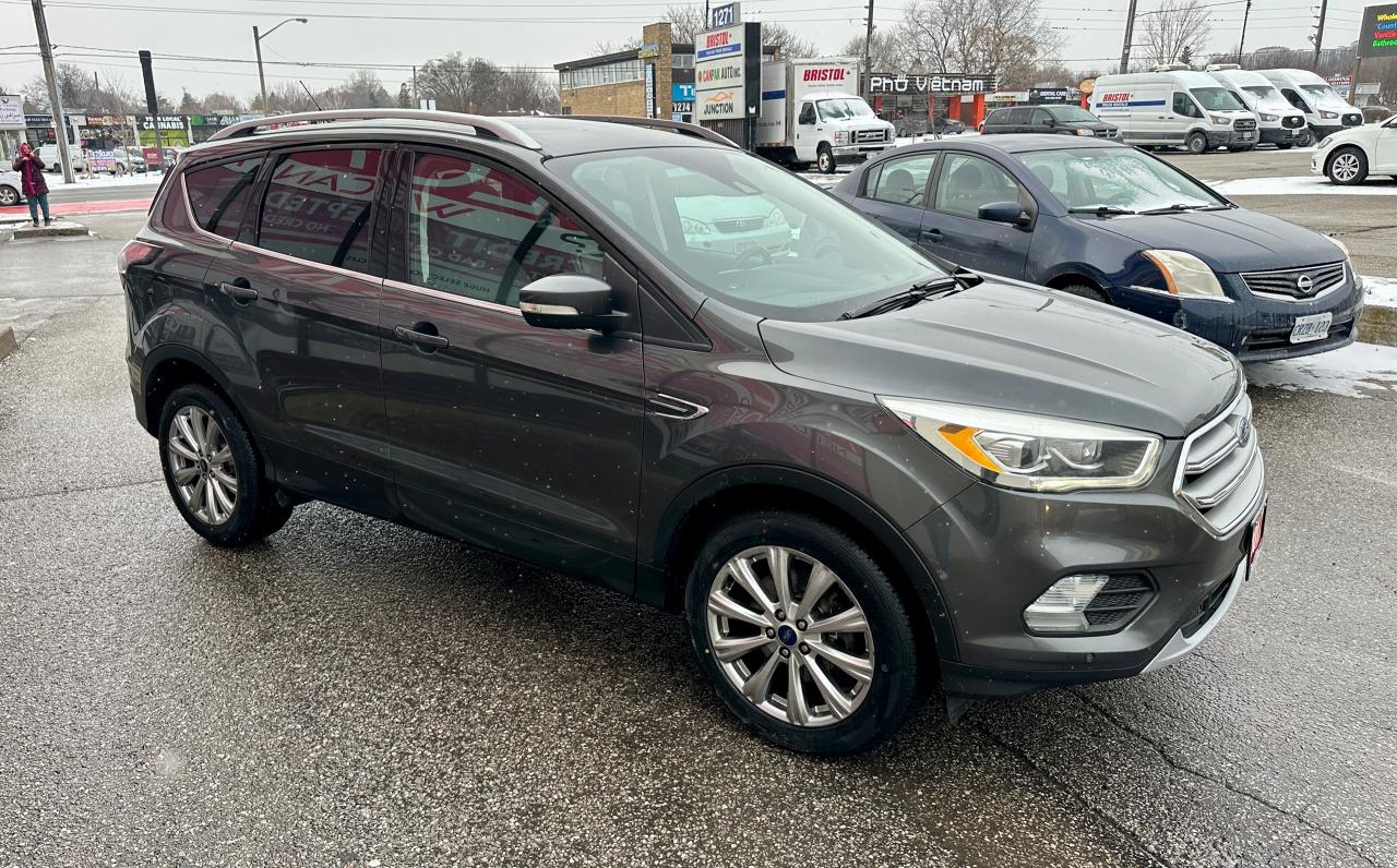 2017 Ford Escape 4WD 4DR TITANIUM Photo3