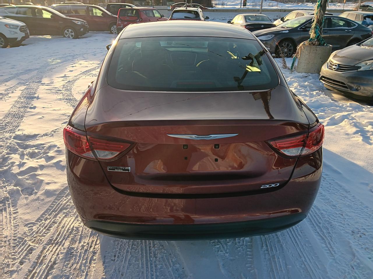 2016 Chrysler 200 LX AUTOMATIC - Photo #6