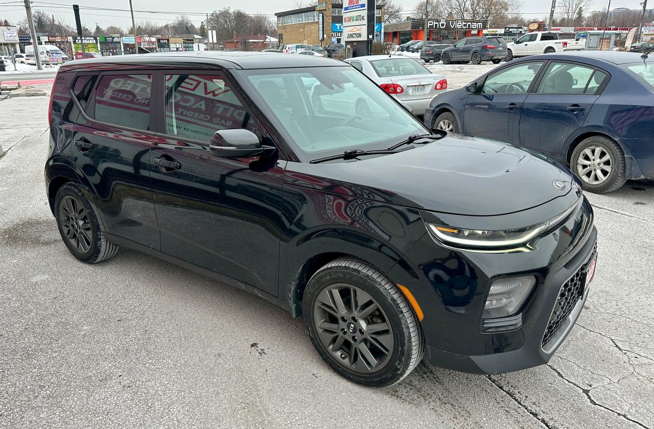 2022 Kia Soul EX+ Photo3
