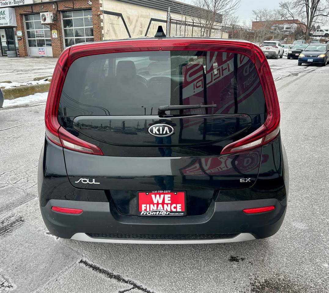 2022 Kia Soul EX+ Photo4