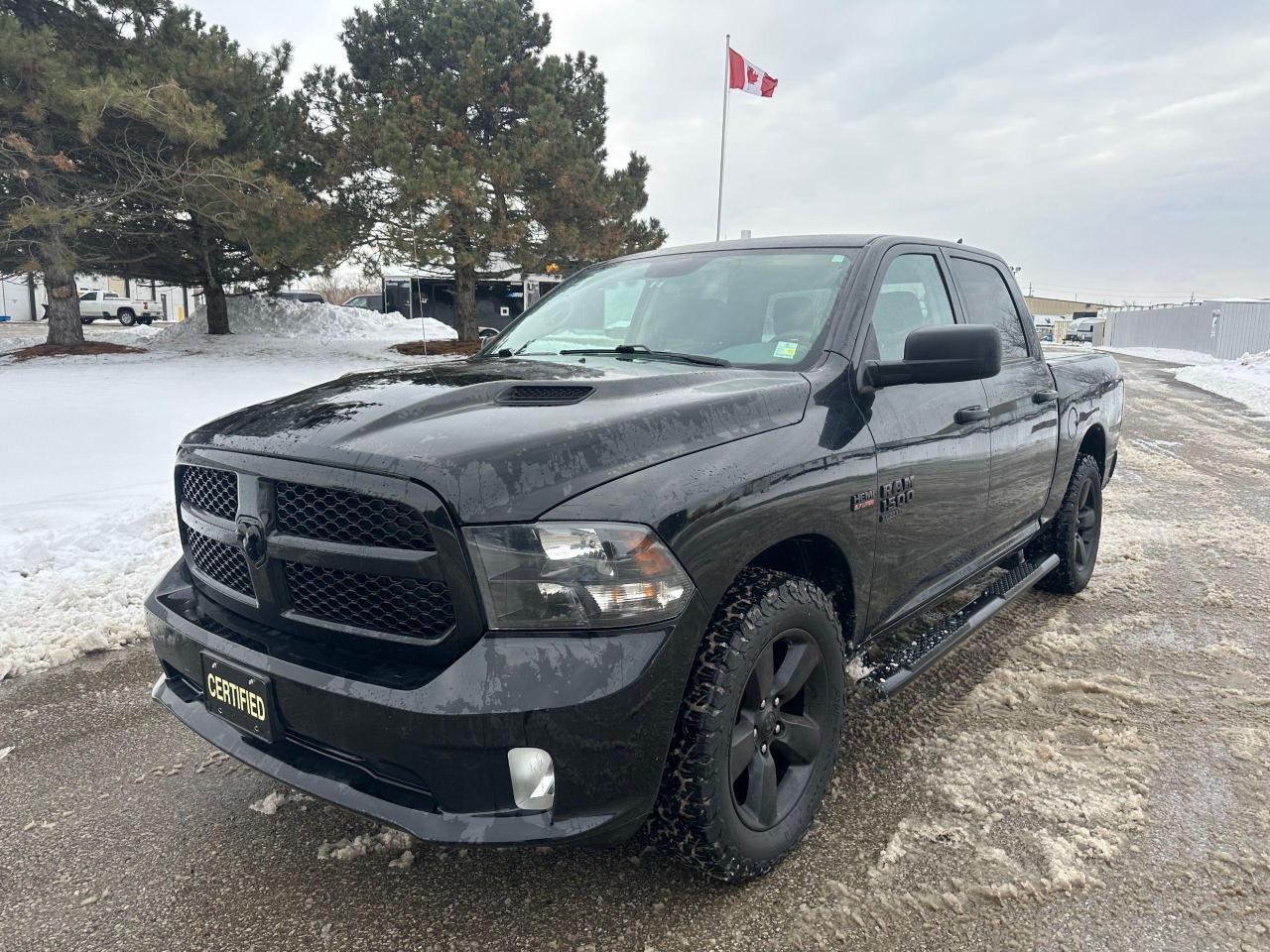 2019 RAM 1500 Classic NIGHT EDITION - 121KM - HEMI - Photo #1