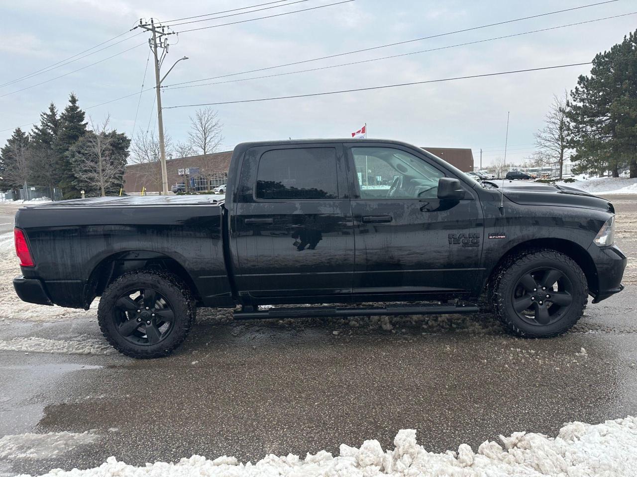 2019 RAM 1500 Classic NIGHT EDITION - 121KM - HEMI - Photo #6
