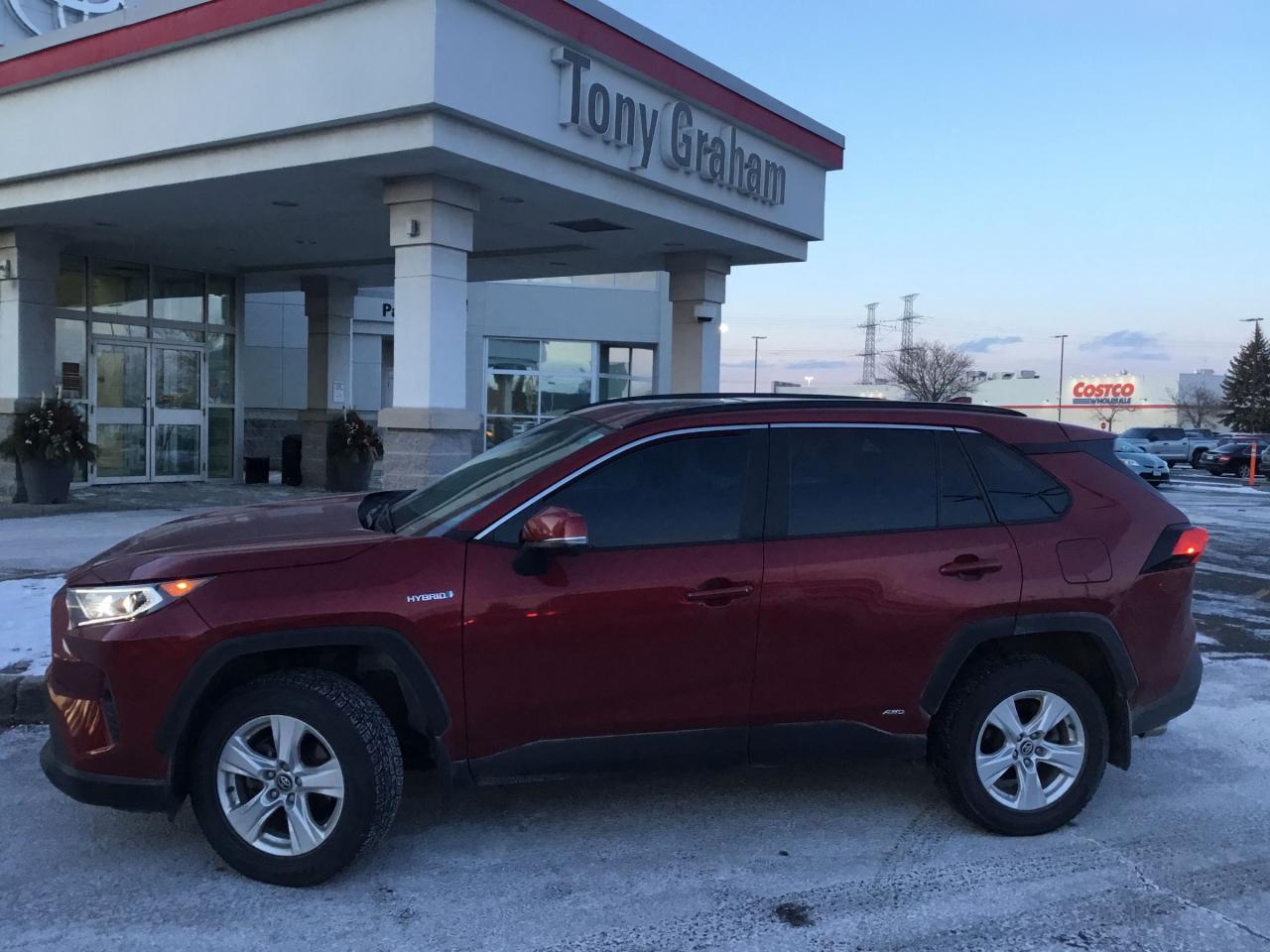 Used 2020 Toyota RAV4 Hybrid XLE for sale in Ottawa, ON