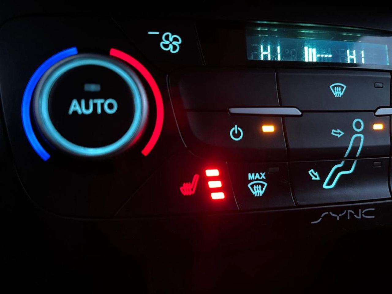2018 Ford Focus SEL | BACK UP CAM | NAVI | HEATED SEATS - Photo #18