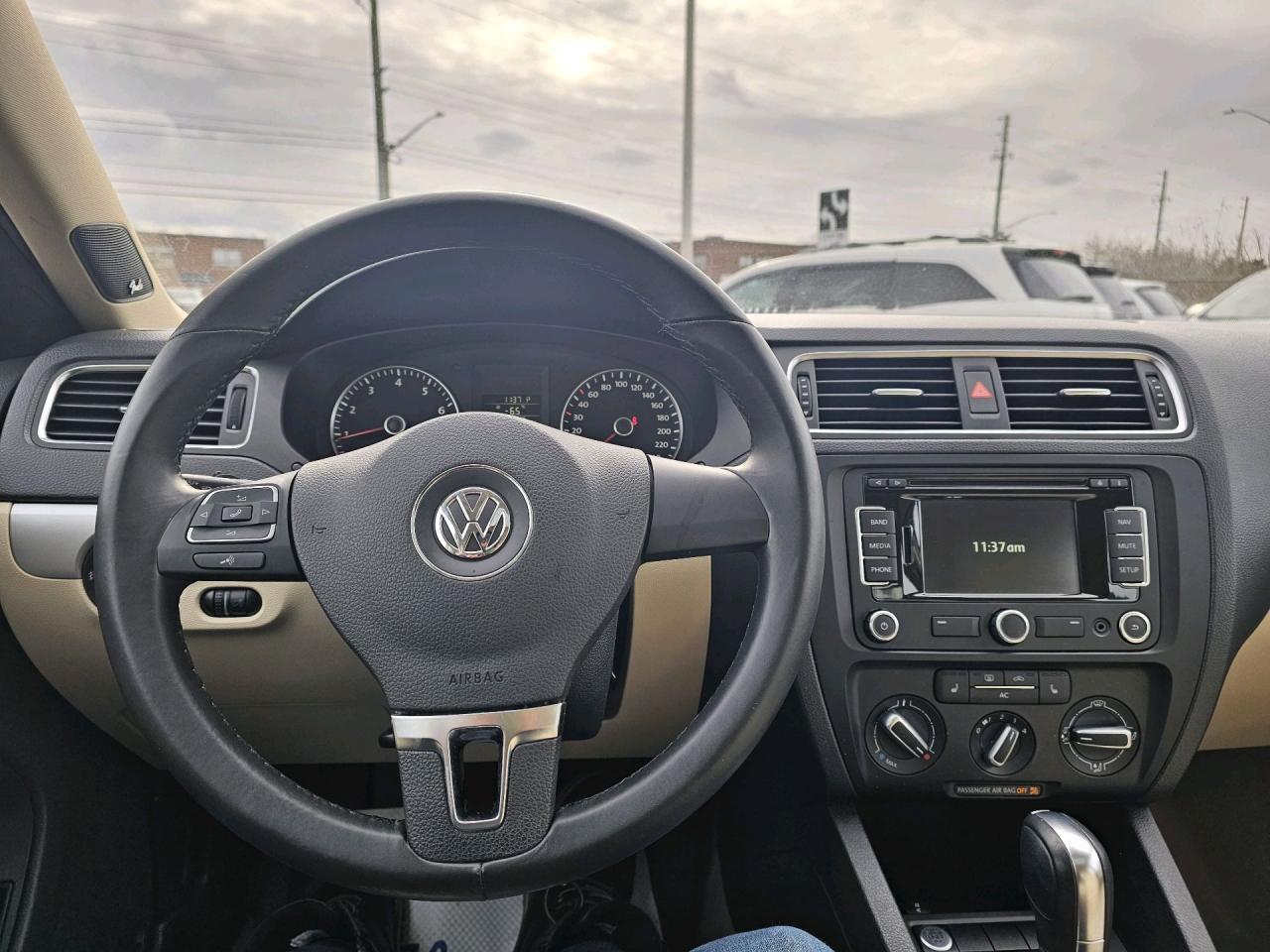 2012 Volkswagen Jetta 4dr 2.5L Auto HIGHLINE - Photo #10