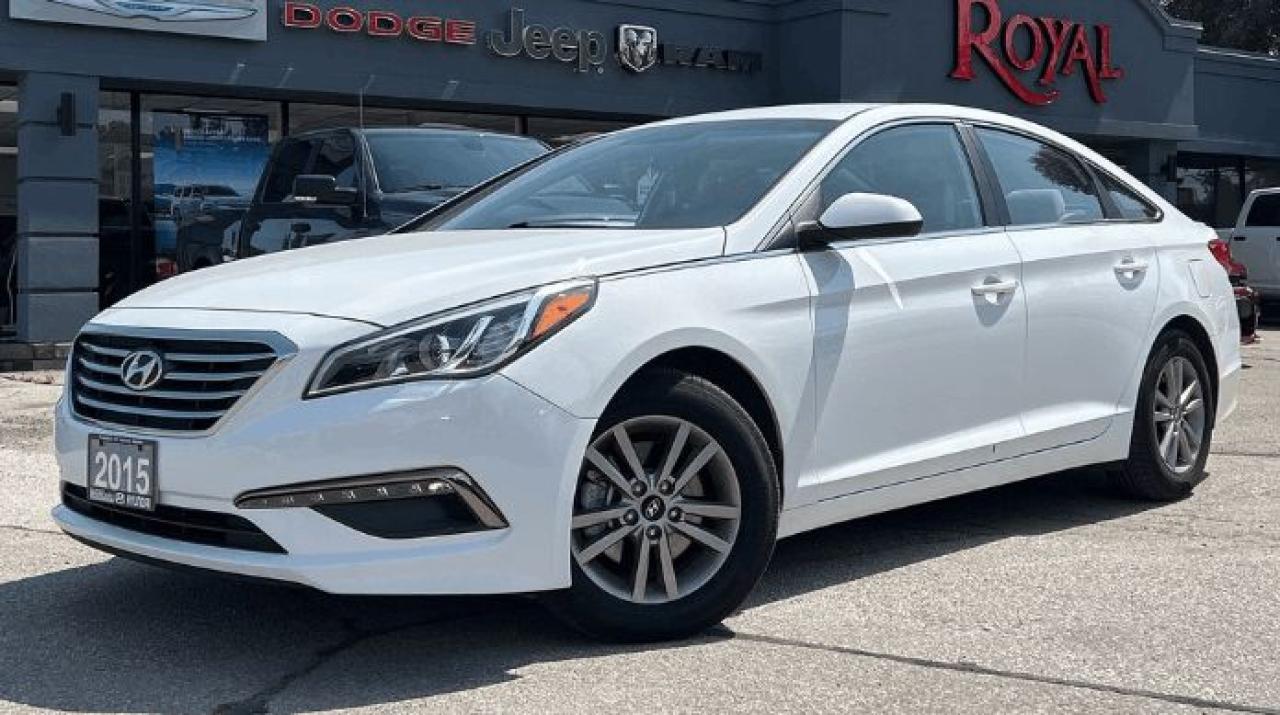 Used 2015 Hyundai Sonata |HEATED SEATS|BLUETOOTH|CD PLAYER|CRUISE CONTROL|MULTIFUNCTIONAL STEERING WHEEL|ALLOYS| for sale in Oakville, ON