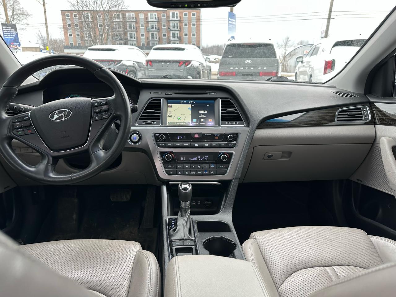 2016 Hyundai Sonata Hybrid 4dr Sdn Ultimate Photo11