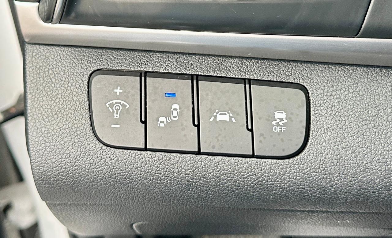 2020 Hyundai Elantra Preferred w/Sun & Safety Package Photo