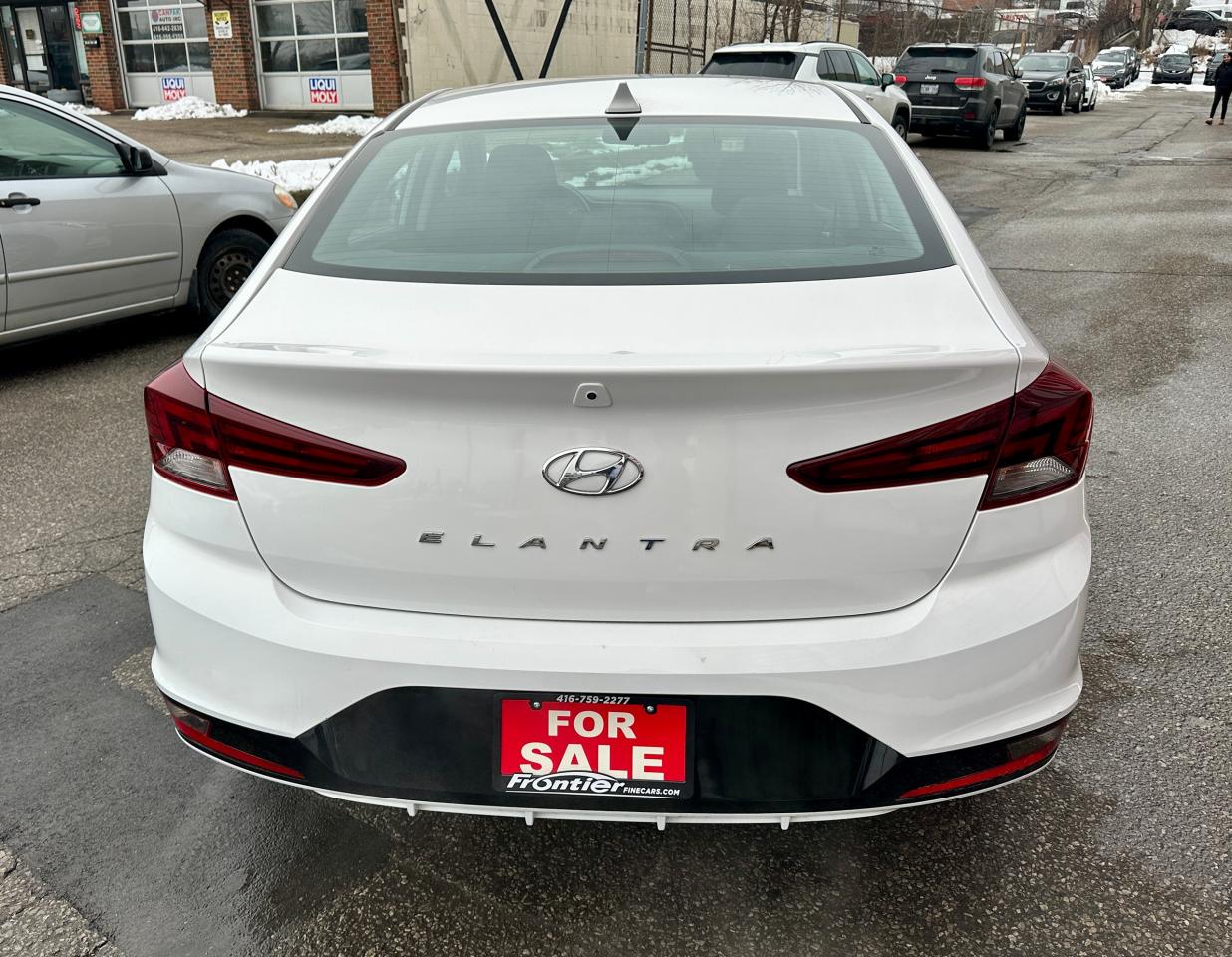 2020 Hyundai Elantra Preferred w/Sun & Safety Package Photo4