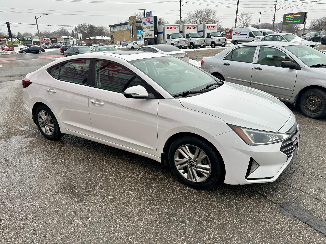 2020 Hyundai Elantra Preferred w/Sun & Safety Package Photo3