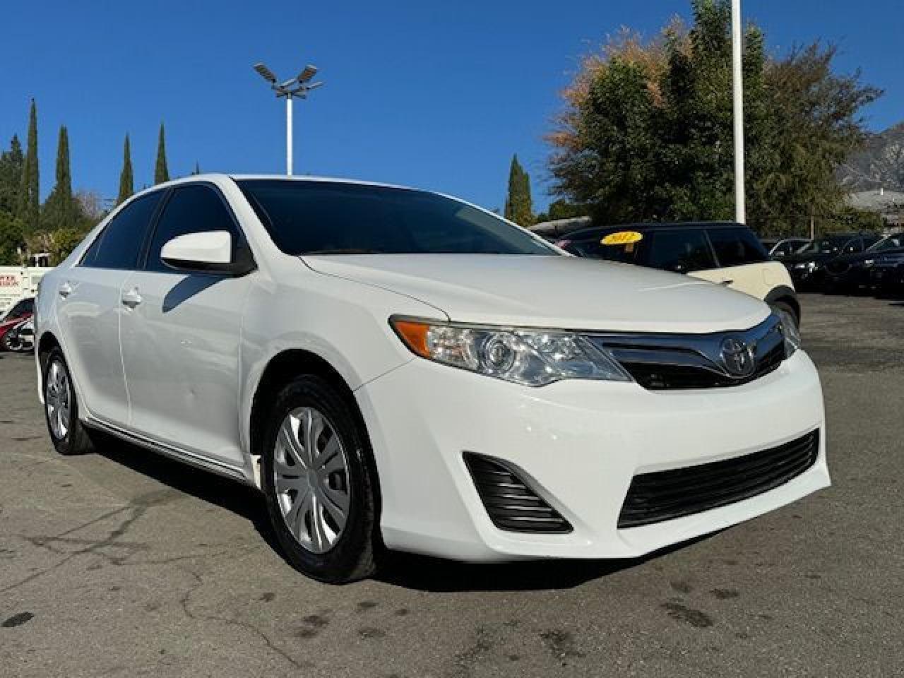 Used 2012 Toyota Camry LE/ LOW KM / LEATHER /REAR CAM / SUPER CLEAN/ MINT for sale in Scarborough, ON