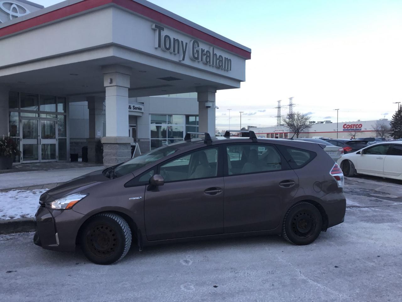 Used 2017 Toyota Prius V for sale in Ottawa, ON