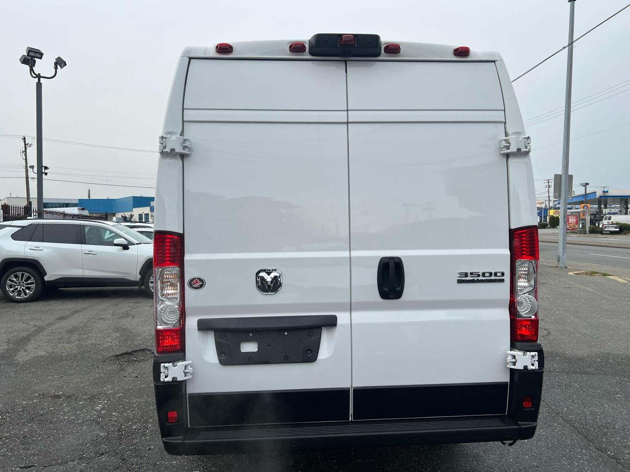 2024 RAM Cargo Van SLT Photo22