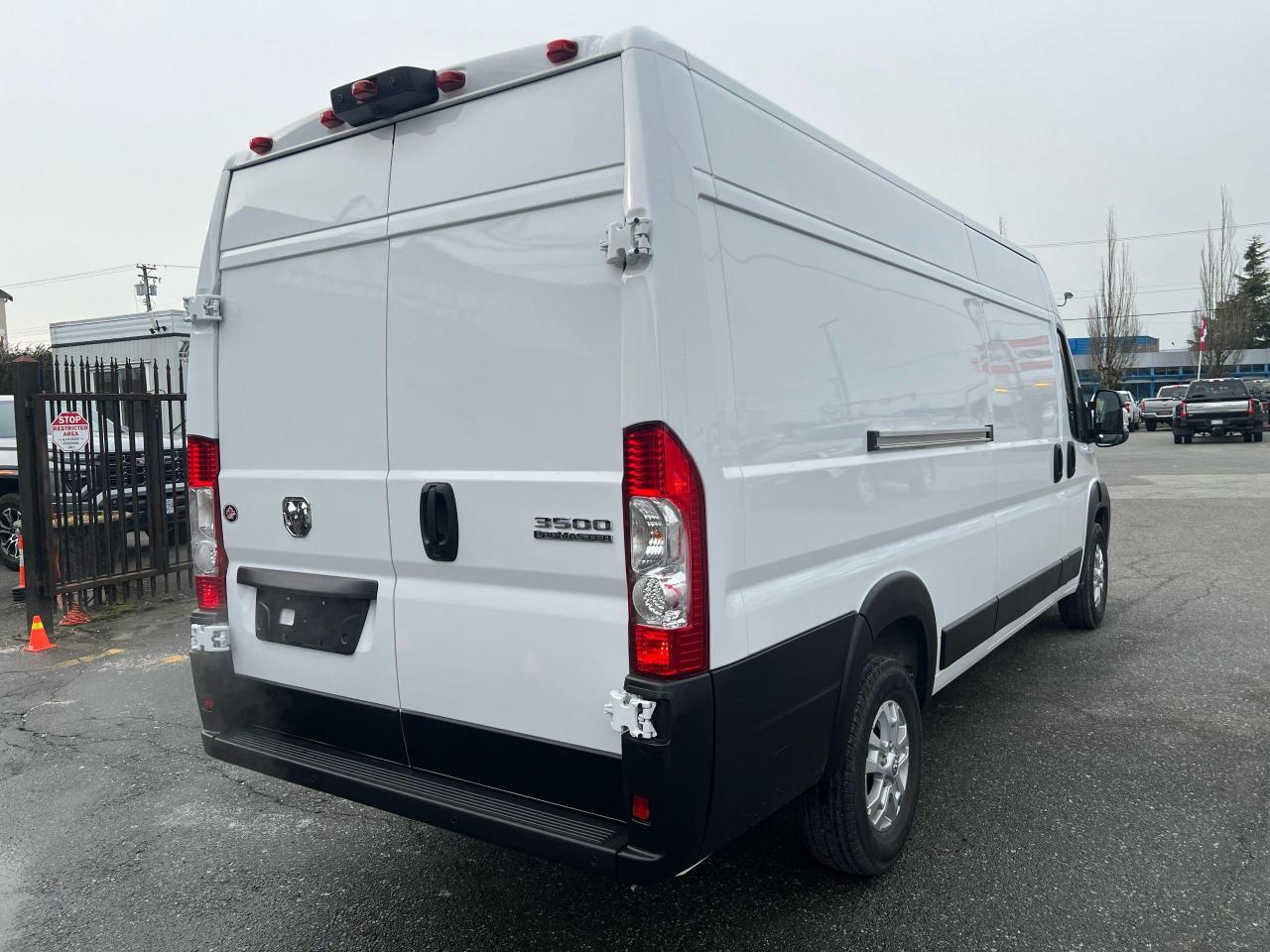 2024 RAM Cargo Van SLT Photo23