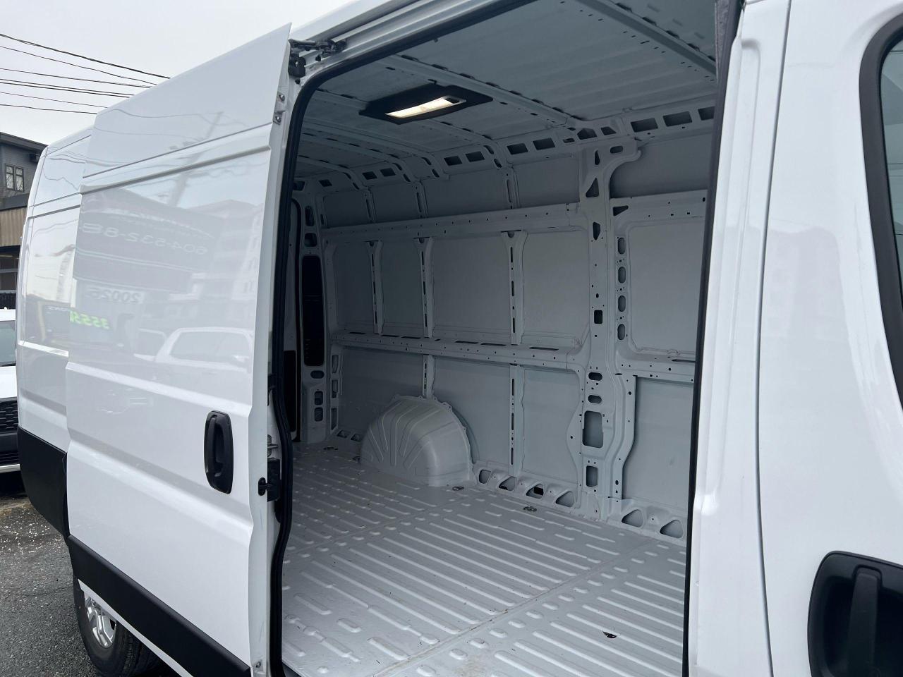 2024 RAM Cargo Van SLT Photo27