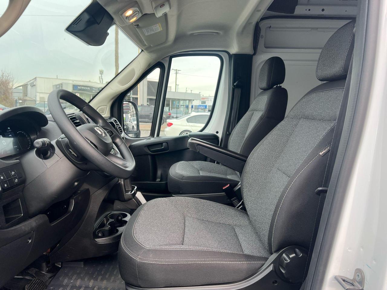 2024 RAM Cargo Van SLT Photo29