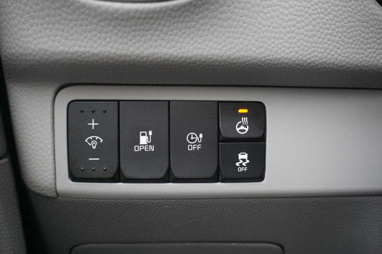 2018 Kia Soul EV LUXURY CERTIFIED *KIA SERVICED* CAMERA NAV BLUETOOTH LEATHER HEATED SEATS CRUISE ALLOYS - Photo #26