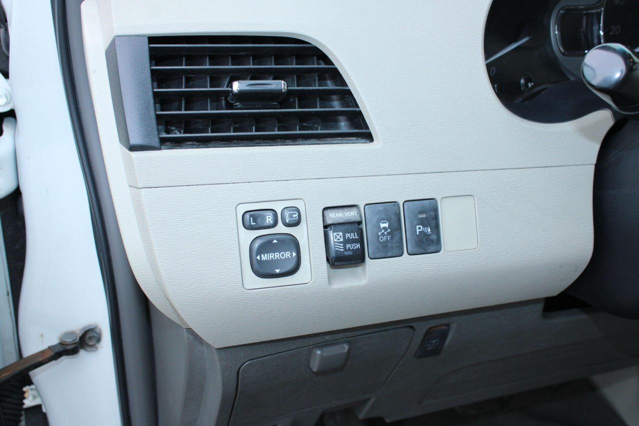 2011 Toyota Sienna 5dr V6 Limited 7-Pass AWD WITH DVD - Photo #19
